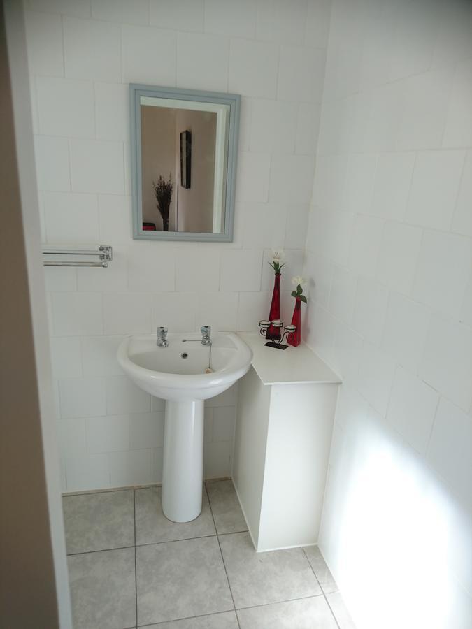 Chanelle Self Catering Bloemfontein Bagian luar foto